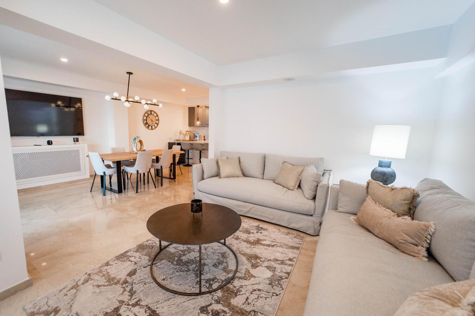 Apartamento 5b Townhouse In Puente Hills Marbella